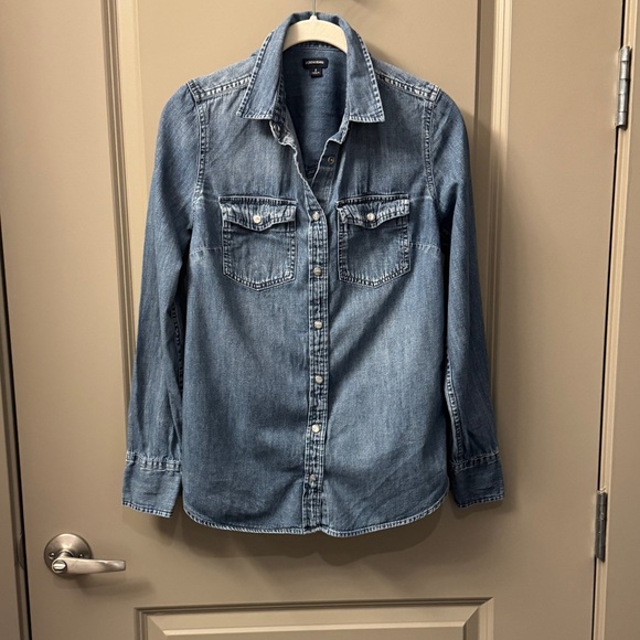 HP! ππ J.Crew Western Chambray Shirt - Picture 3 of 6